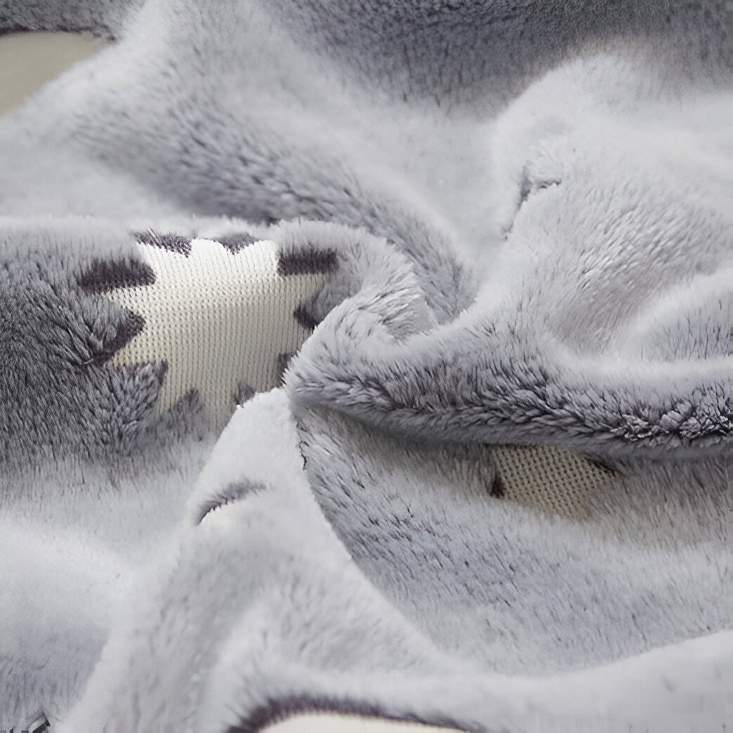 Patura Fosforescenta, Moale, Pufoasa, Lumineaza in Intuneric, 1.5x2 m, Model Cer Instelat, Gri