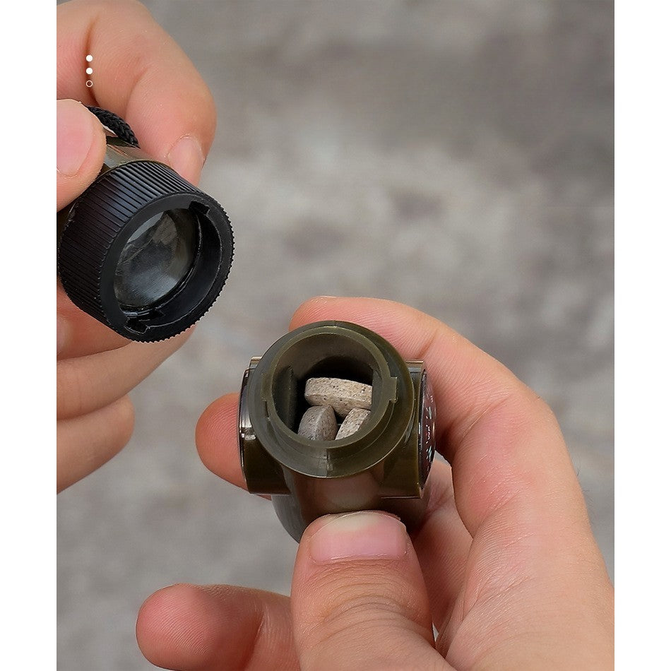 Kit supravieturie, Fluier multifunctional 7 in 1, pentru drumetii, hiking, lupa, fluier, termometru, depozitare pastile, busola, din material ABS, cu snur, 9,7 x 2,8 cm, verde